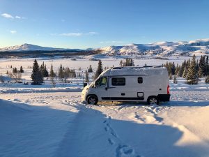 En hel uke med fricamping i en vinterdrøm på fire hjul