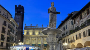 Bli med til Verona, kjærlighetens by. Romeo og Julie har også vært her.